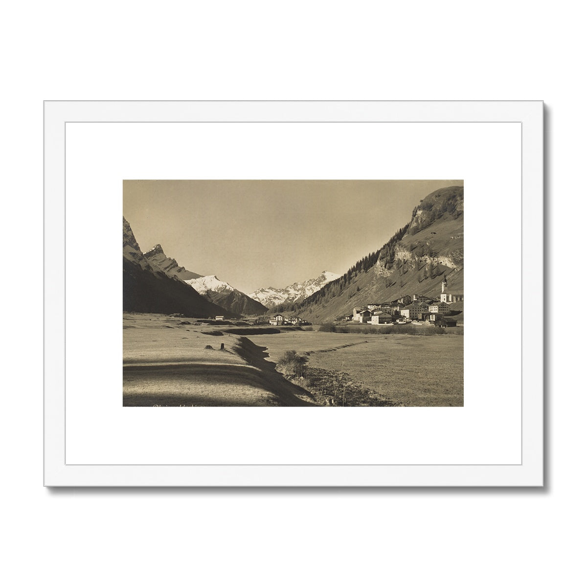 Splügen gegen Rheinwaldgebirge, ca 1930. Gerahmt und hängefertig