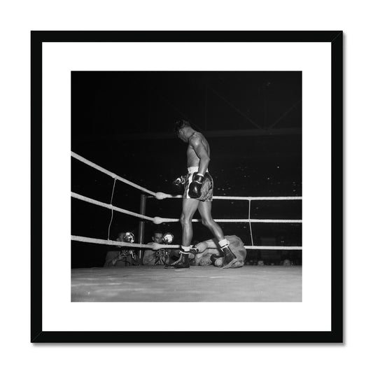 Boxkampf zwischen Sugar Ray Robinson und Jean Wanès im Hallenstadion Zürich Framed & Mounted Print