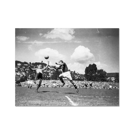 Fussball-Weltmeisterschaft 1954 : Testspiel Schweiz – Holland 3:1 (2:1) im Stadion Hardturm in Zürich. Fine Art Print